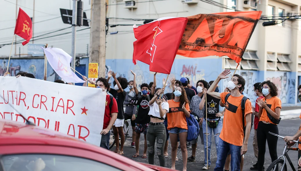 Manifestantes em Teresina