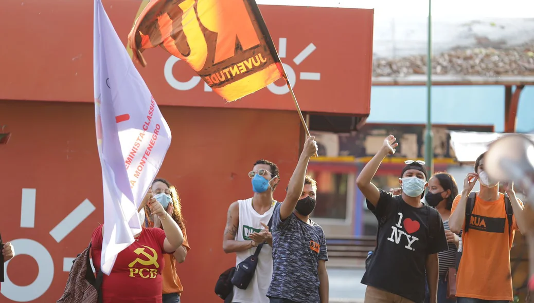 Manifestantes no Centro de Teresina