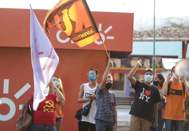 Manifestantes no Centro de Teresina