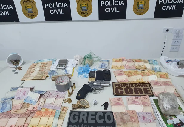 Material apreendido pela Polícia Civil