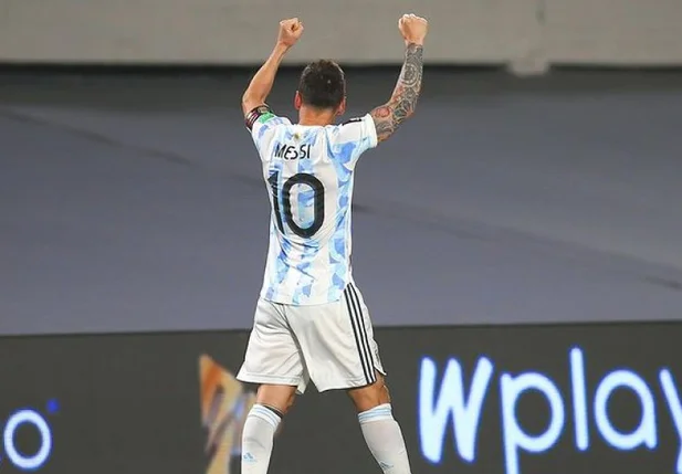 Messi no clássico entre Argentina e Uruguai