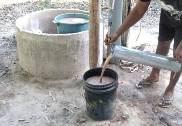 Morador denuncia água imprópria para consumo em União
