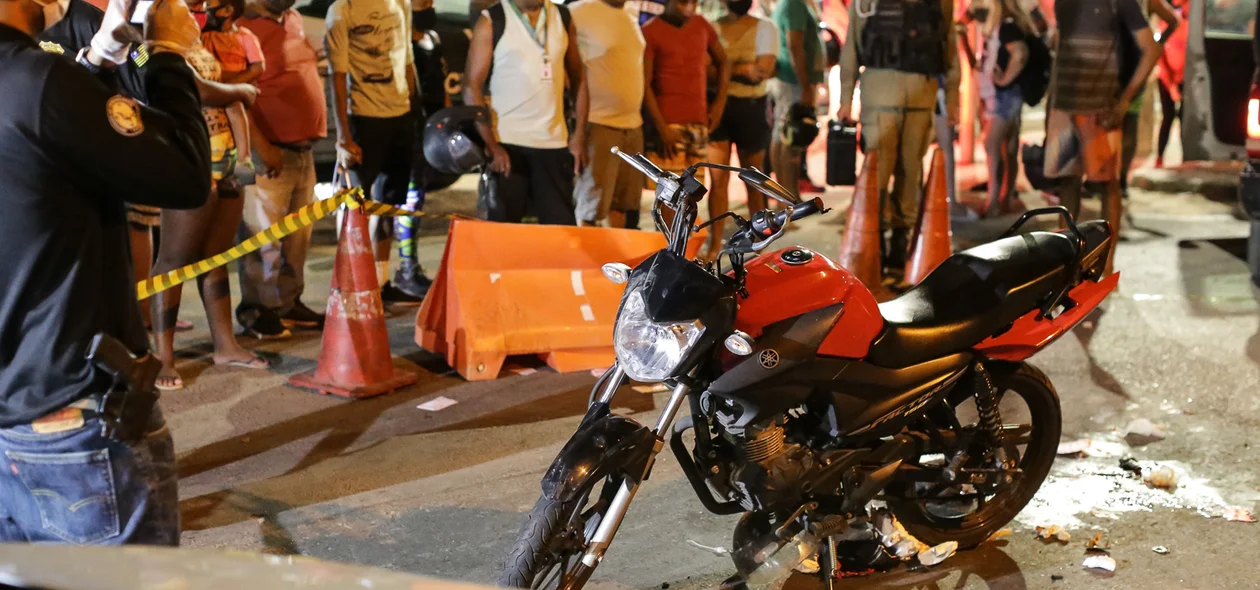 Moto da vítima ficou destruída