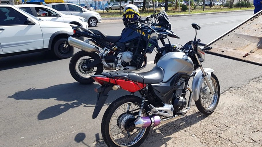 Motocicleta do jovem preso