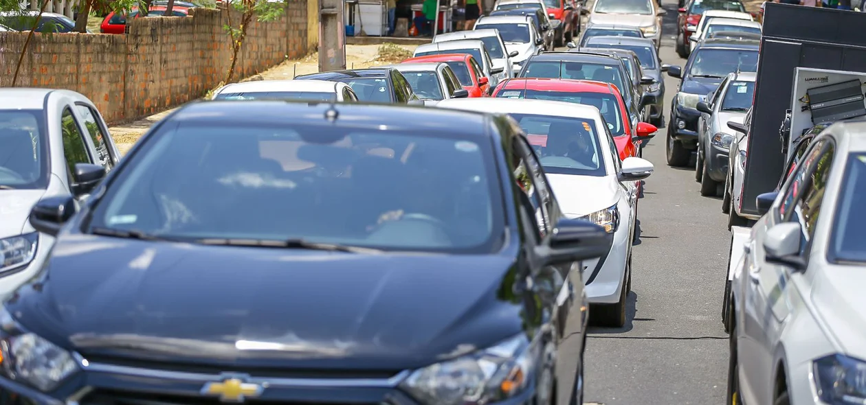 Motoristas de aplicativo realizam ato na frente da Alepi