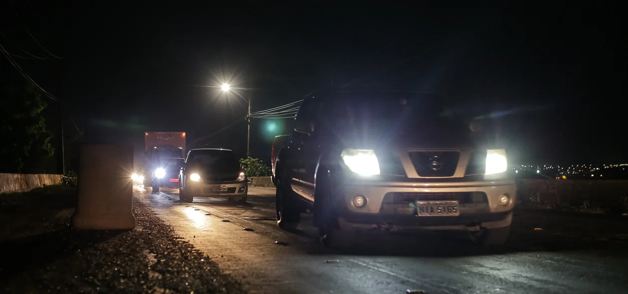 Motoristas reclamam da falta de iluminação