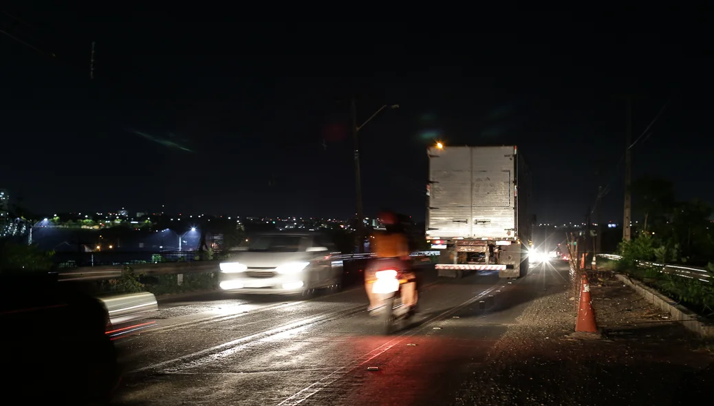 Motoristas tem dificuldade de transitar no local