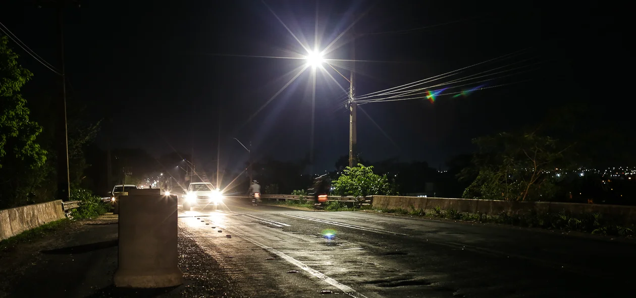 Motoristas tem pouca visibilidade em avenida