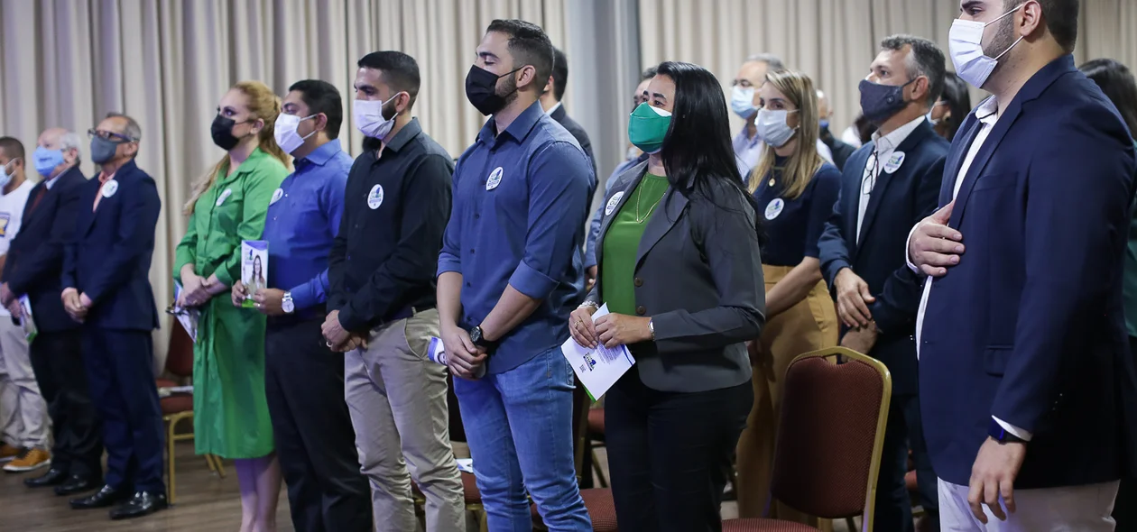 Muita gente no evento