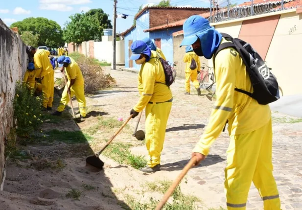 Mutirão de limpeza em Floriano