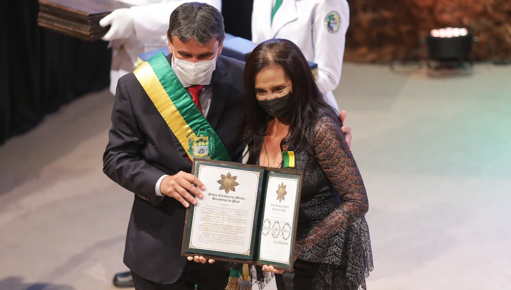 Nayra Lima recebeu a medalha