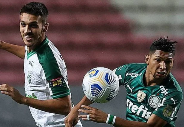 Palmeiras desperdiça chances, sofre virada do América-MG e perde vice-liderança.