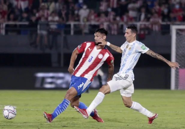 Paraguai segura o empate sem gols