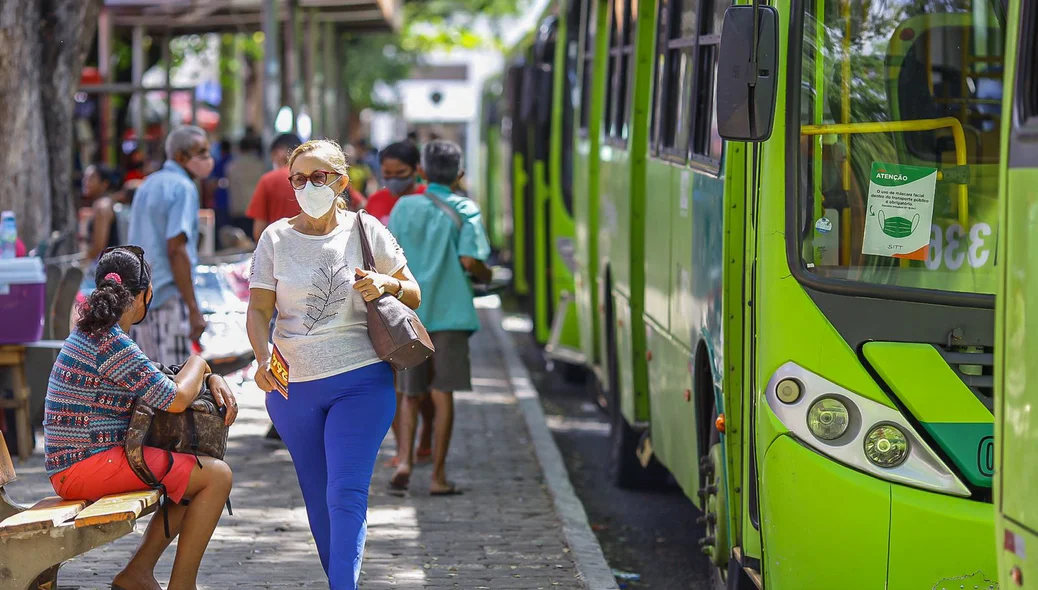 Passageiros ficam sem ônibus de Teresina