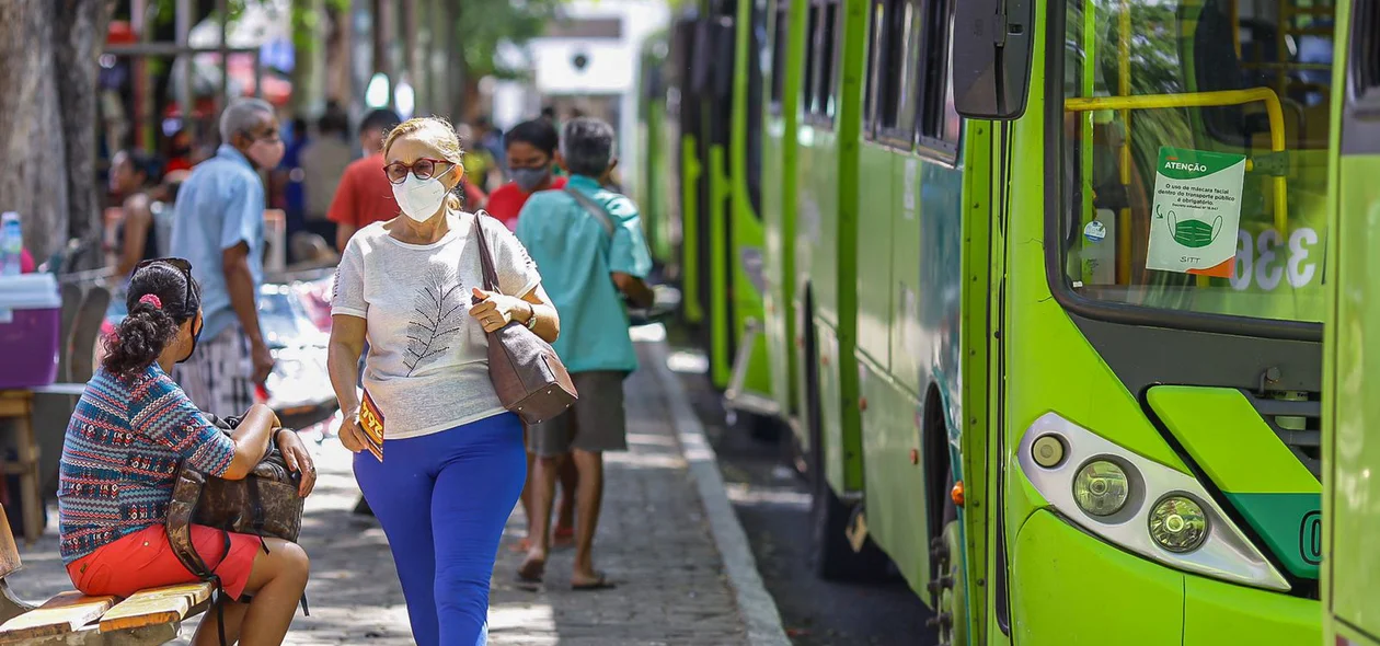 Passageiros ficam sem ônibus de Teresina