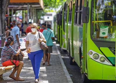 Passageiros ficam sem ônibus de Teresina