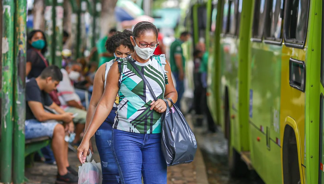 Passageiros ficam sem ônibus em Teresina