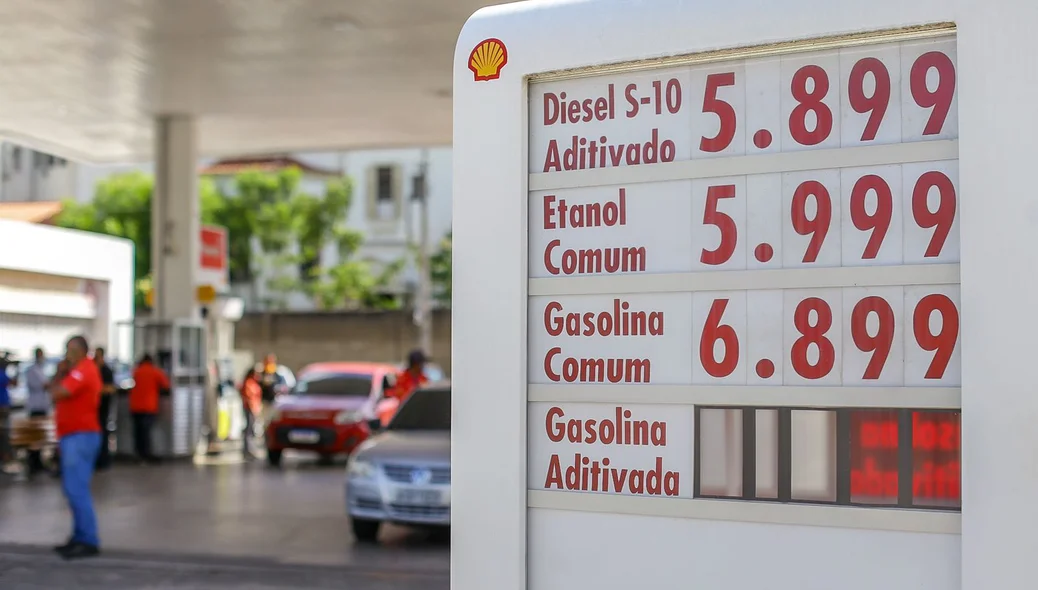Preço da gasolina subiu R$ 0,30 em apenas um dia em posto na Frei Serafim