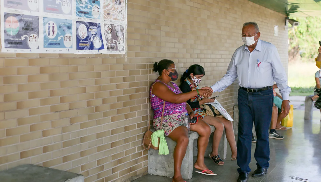 Prefeito chegando no hospital