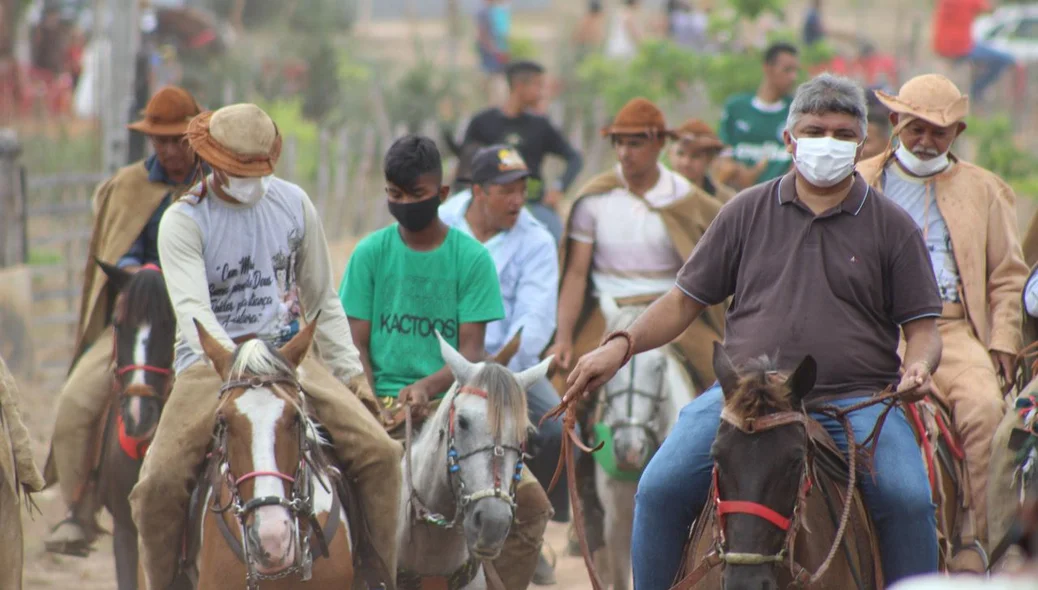 Prefeito de Zé Henrique durante cavalgada