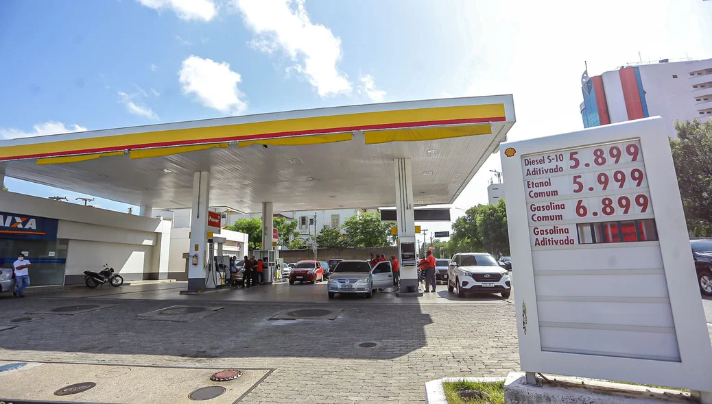 Procon autua posto de combustível na Avenida Frei Serafim
