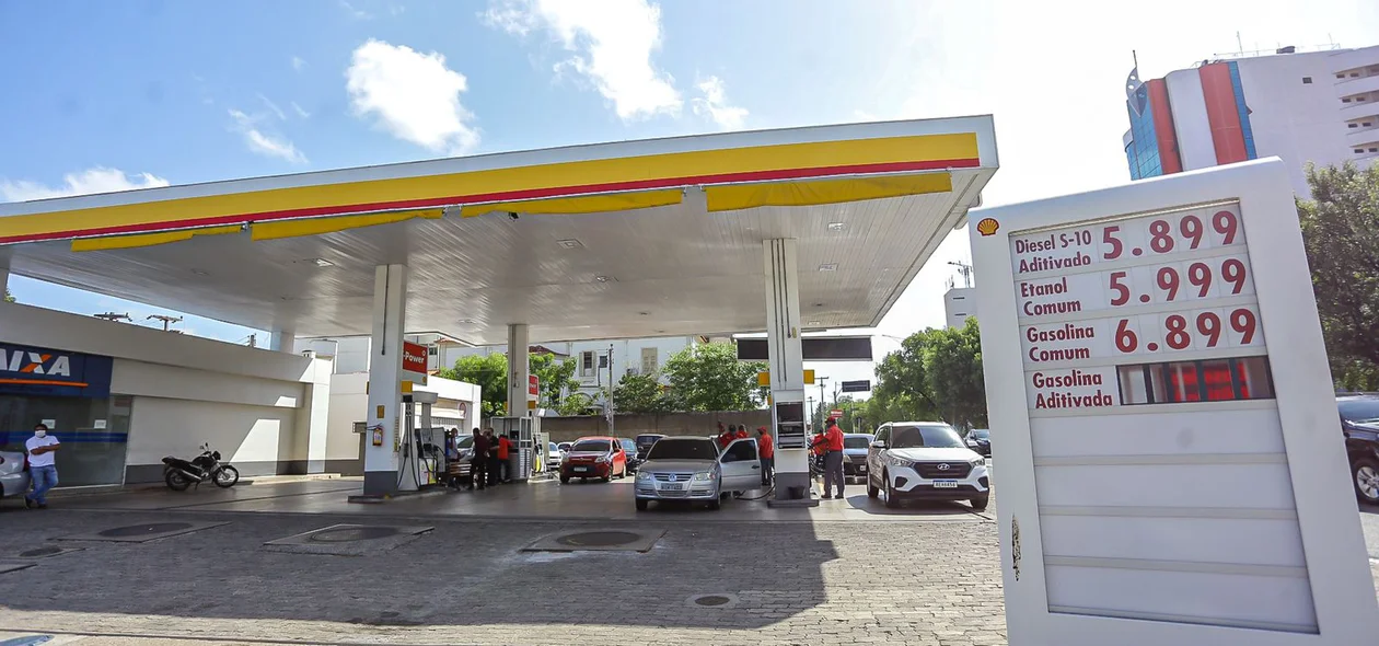 Procon autua posto de combustível na Avenida Frei Serafim