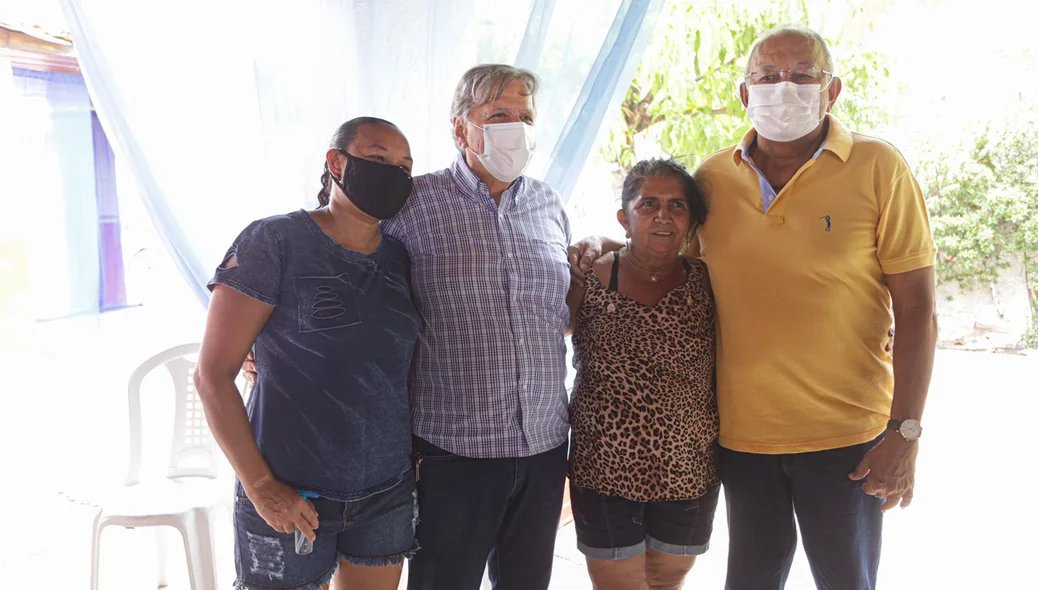 Renato Berger e Dr. Pessoa com os servidores