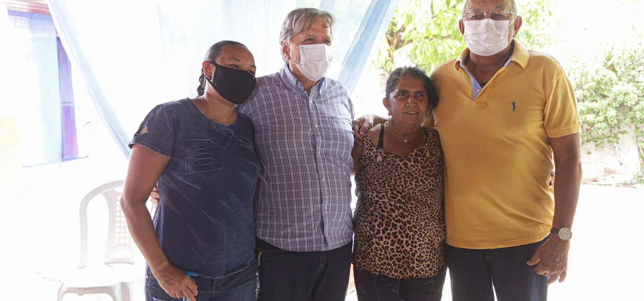 Renato Berger e Dr. Pessoa com os servidores