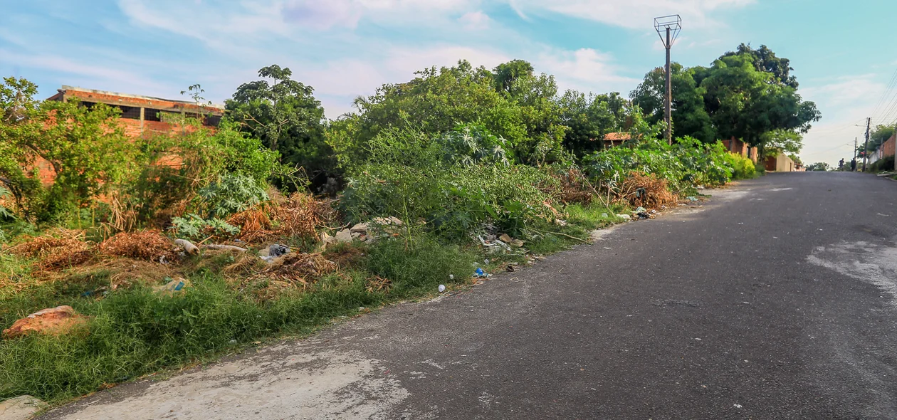 Rua Lajeiro onde fica localizado o terreno