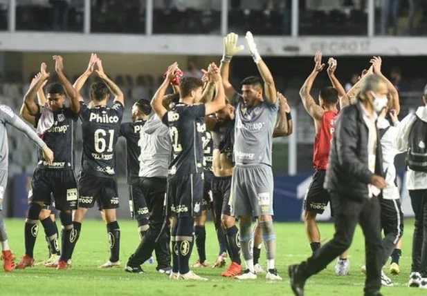 Santos e Grêmio se enfrentaram neste domingo