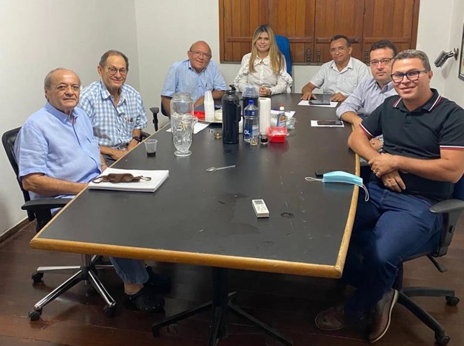Sílvio Mendes recebe apoio de cinco vereadores para 2022