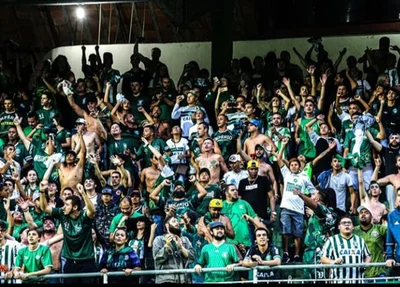 Torcida do Coritiba na volta ao Couto Pereira