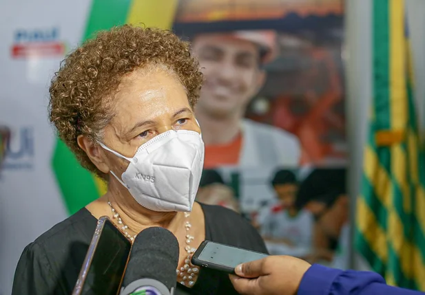 Vice-governadora Regina Sousa