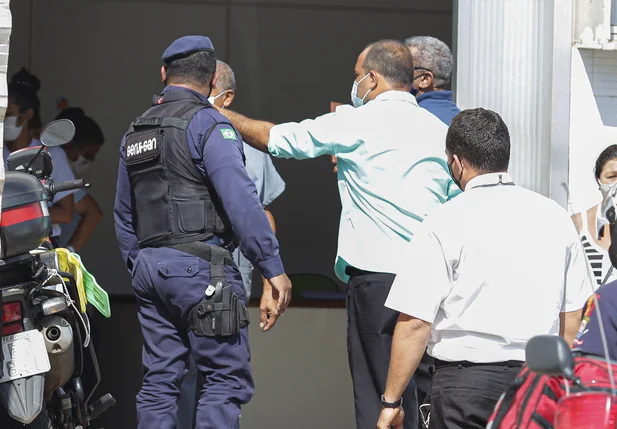 Vigilante baleado no centro da capital