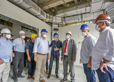 Visita as obras da nova maternidade de Teresina