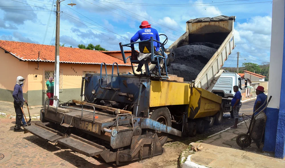 A pavimentação vai garantir uma melhor trafegabilidade a pedestres, ciclistas e veículos automotores.