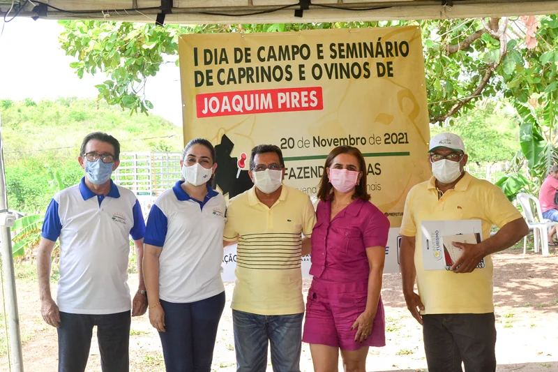 A Prefeitura Municipal de Joaquim Pires realizou na manhã do último sábado dia 20 de novembro, o I Dia de Campo e Seminário de Caprinos e Ovinos de Joaquim Pires