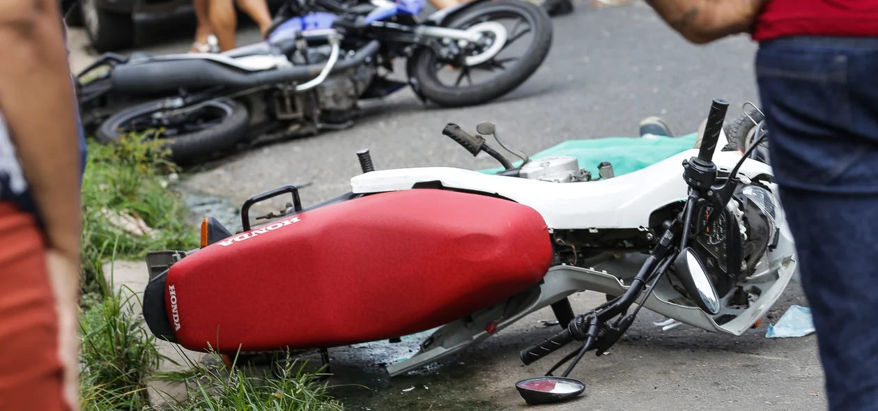 Acidente envolvendo 2 motos