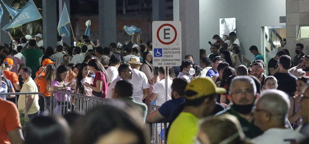 Advogados na sede da OAB
