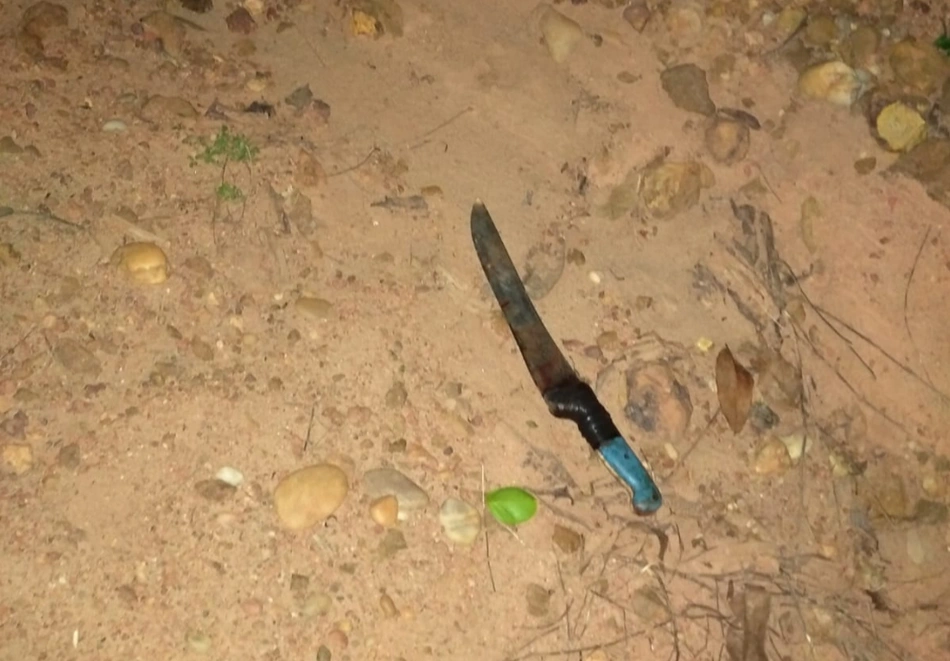 Arma branca foi apreendida cerca de 1km do local do crime