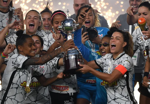 As Brabas conquistam seu segundo título em 2021.