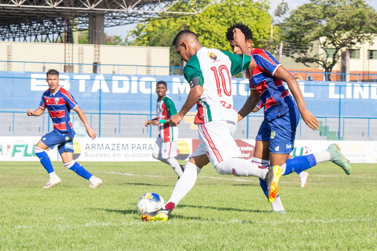 As equipes voltam a campo na abertura do returno do campeonato.