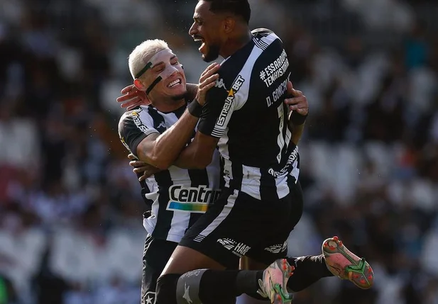 Botafogo vence clássico com o Vasco e se aproxima do acesso.