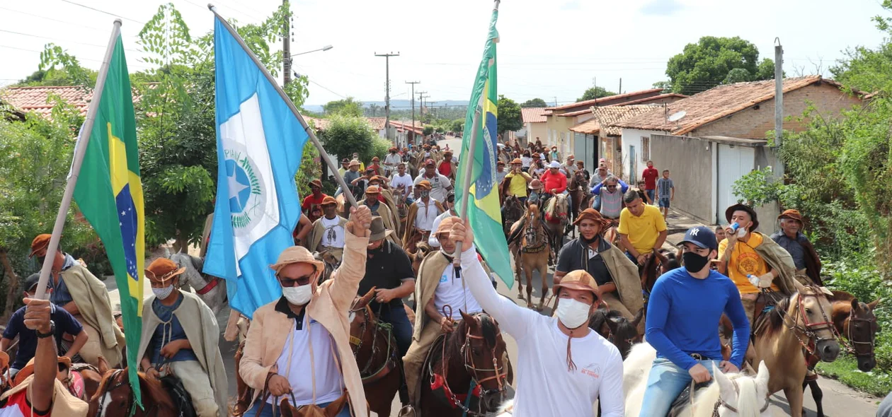 Cavalgada dos vaqueiros em Beneditinos