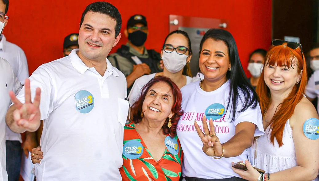 Celso Barros Neto com apoiadores na OAB-PI