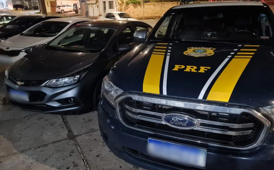 Chevrolet Cruze apreendido pela PRF