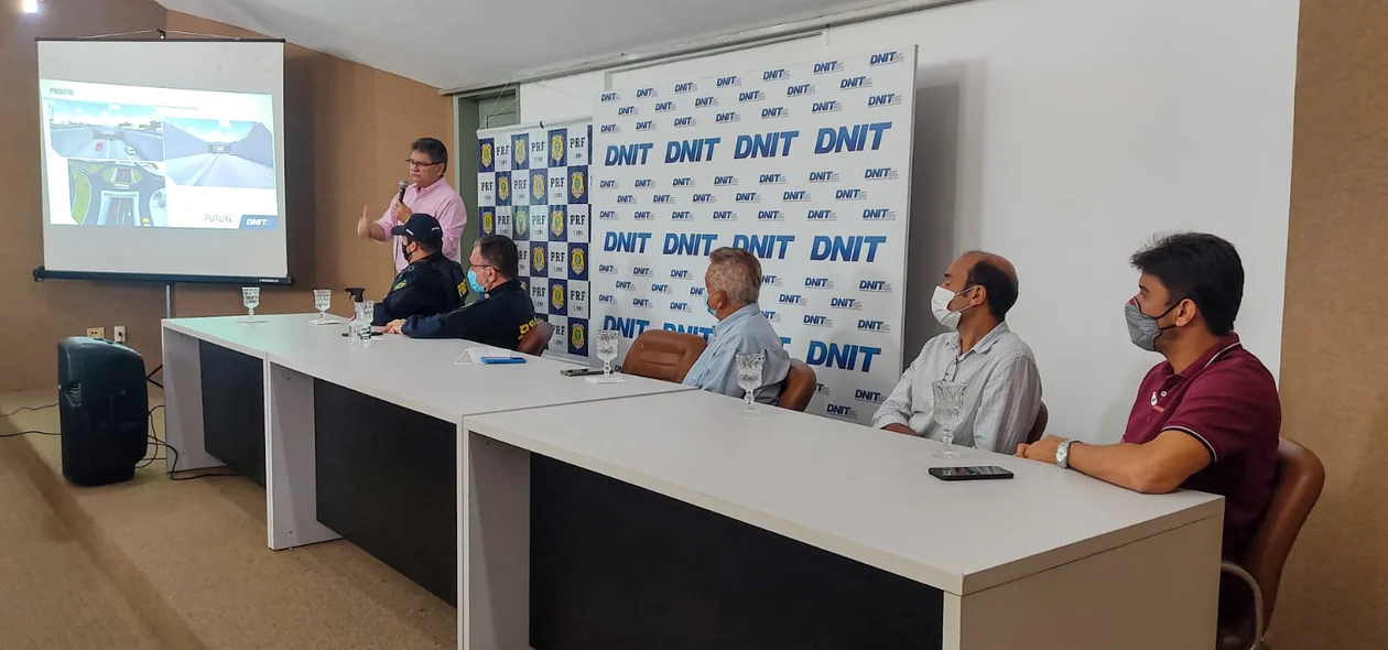 Coletiva sobre rebaixamento da João XXIII