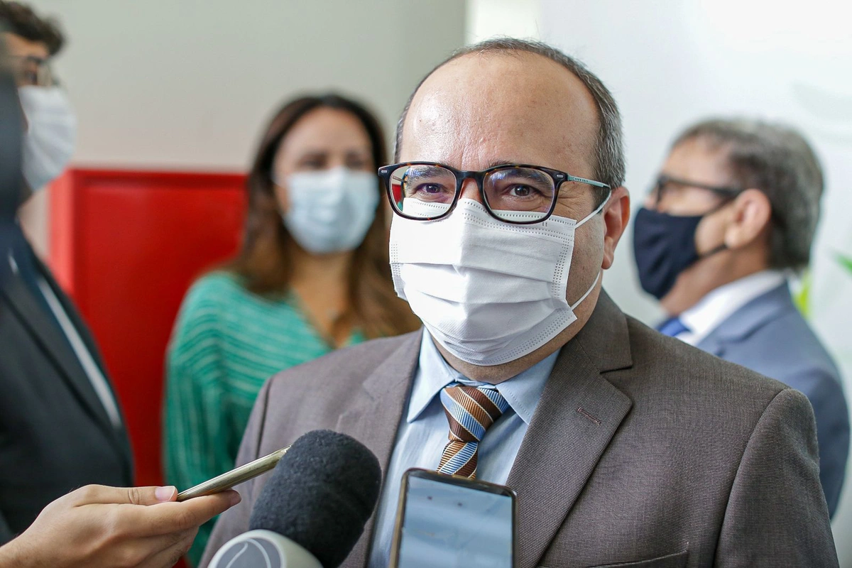 Defensor Erisvaldo Marques
