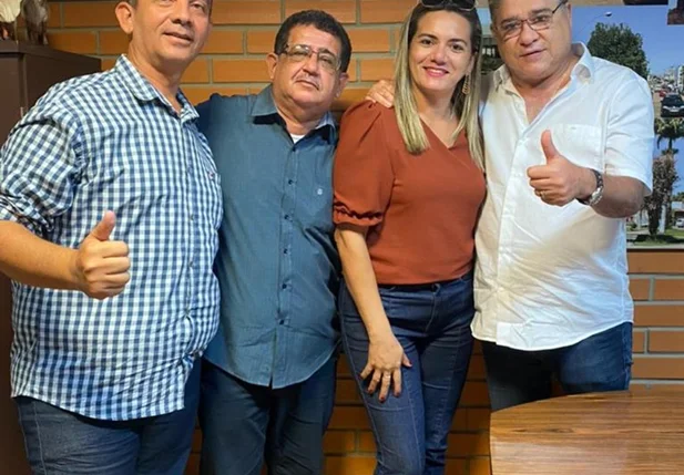 Deputado João Mãdison recebe lideranças de Bom Princípio na Alepi