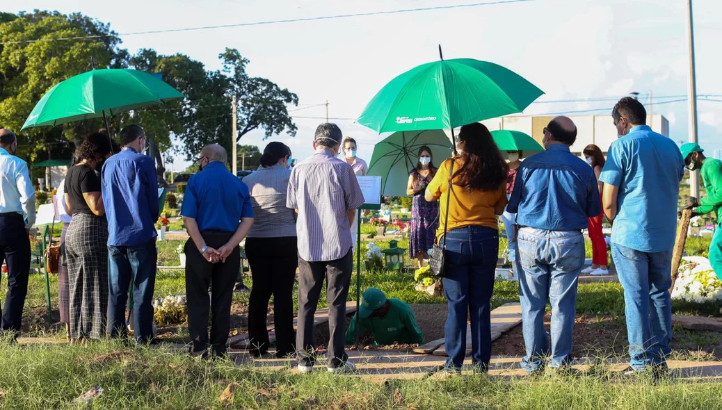 Despedida do escritor Assis Brasil